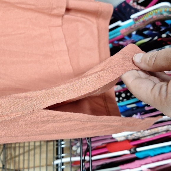 Paraphrase SIZE SMALL SLEEVELESS TOP - Picture 3 of 4